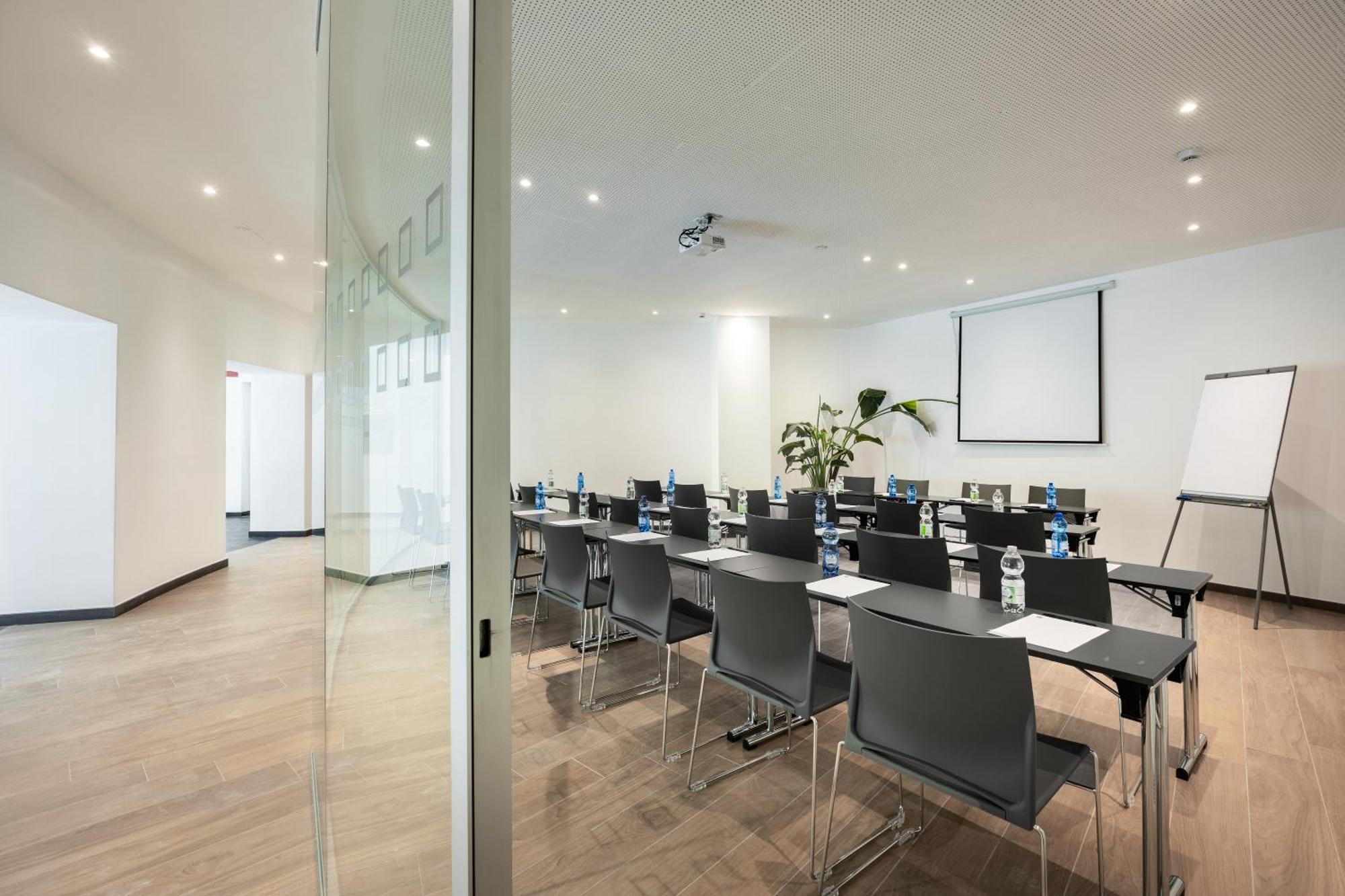 Ih Hotels Milano Centrale エクステリア 写真